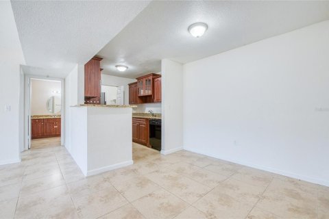 Condo in Palm Harbor, Florida, 2 bedrooms  № 2379486 - photo 21