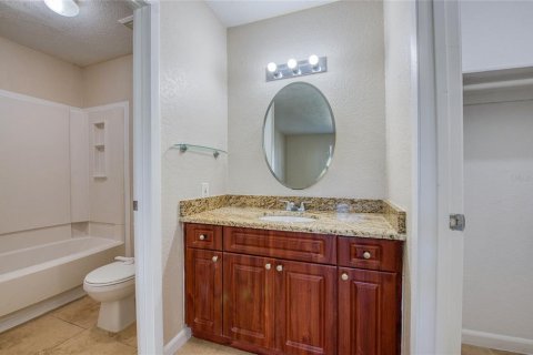 Condo in Palm Harbor, Florida, 2 bedrooms  № 2379486 - photo 14