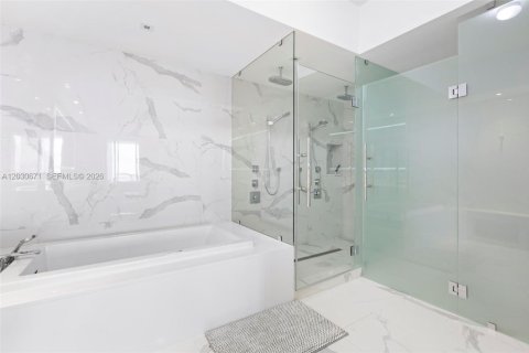 Condo in Aventura, Florida, 3 bedrooms № 2154563 - photo 26