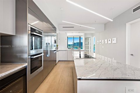 Condo in Aventura, Florida, 3 bedrooms № 2154563 - photo 13