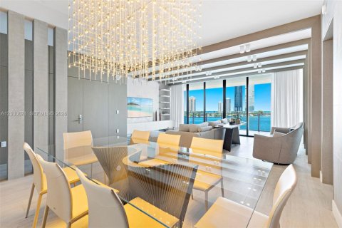 Condo in Aventura, Florida, 3 bedrooms № 2154563 - photo 16