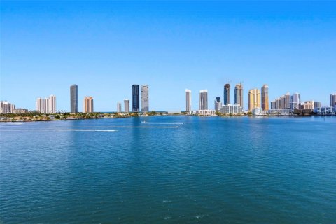 Condo in Aventura, Florida, 3 bedrooms № 2154563
