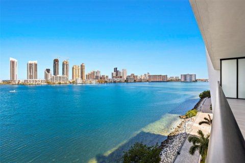 Condo in Aventura, Florida, 3 bedrooms № 2154563 - photo 4
