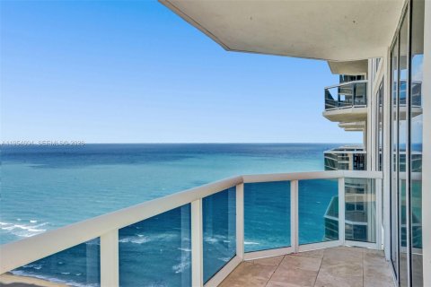 Condominio en Miami Beach, Florida, 2 dormitorios  № 2009194