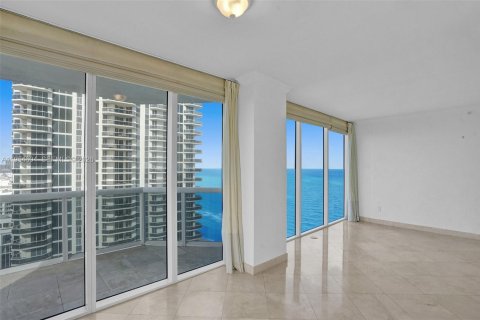 Condominio en alquiler en Miami Beach, Florida, 2 dormitorios, 128.21 m2 № 2009194 - foto 4