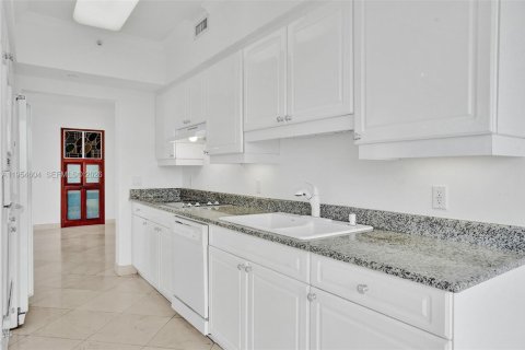 Condominio en alquiler en Miami Beach, Florida, 2 dormitorios, 128.21 m2 № 2009194 - foto 27
