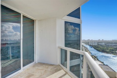 Condominio en alquiler en Miami Beach, Florida, 2 dormitorios, 128.21 m2 № 2009194 - foto 15