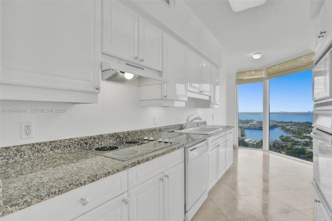 Condominio en alquiler en Miami Beach, Florida, 2 dormitorios, 128.21 m2 № 2009194 - foto 25