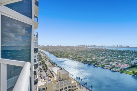 Condominio en alquiler en Miami Beach, Florida, 2 dormitorios, 128.21 m2 № 2009194 - foto 13