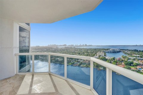 Condominio en alquiler en Miami Beach, Florida, 2 dormitorios, 128.21 m2 № 2009194 - foto 9