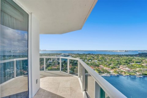 Condominio en alquiler en Miami Beach, Florida, 2 dormitorios, 128.21 m2 № 2009194 - foto 12