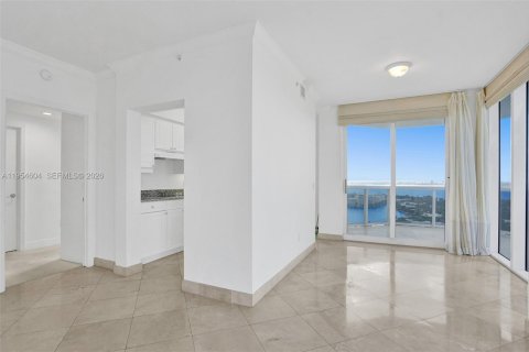 Condominio en alquiler en Miami Beach, Florida, 2 dormitorios, 128.21 m2 № 2009194 - foto 17