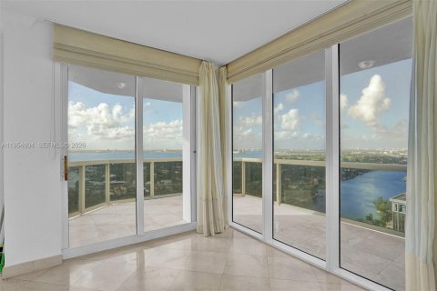 Condominio en alquiler en Miami Beach, Florida, 2 dormitorios, 128.21 m2 № 2009194 - foto 22