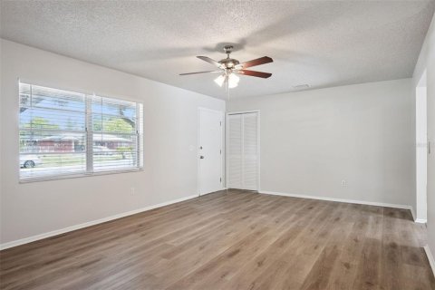 Villa ou maison à vendre à Sanford, Floride: 3 chambres, 113.43 m2 № 2415499 - photo 2