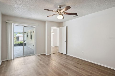 Villa ou maison à vendre à Sanford, Floride: 3 chambres, 113.43 m2 № 2415499 - photo 8