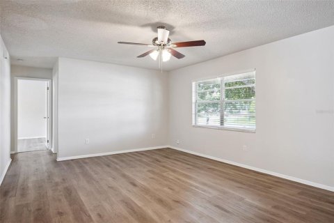 Villa ou maison à vendre à Sanford, Floride: 3 chambres, 113.43 m2 № 2415499 - photo 15