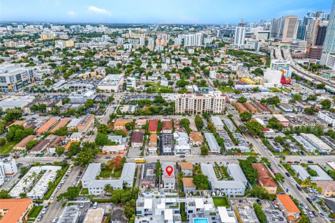 Commercial property in Miami, Florida № 1227990 - photo 12