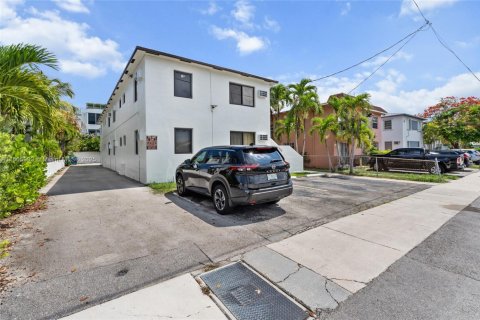Commercial property in Miami, Florida № 1227990 - photo 14