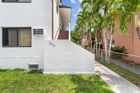 Commercial property in Miami, Florida № 1227990 - photo 15