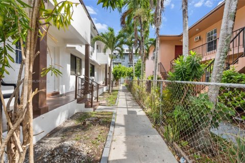 Commercial property in Miami, Florida № 1227990 - photo 26