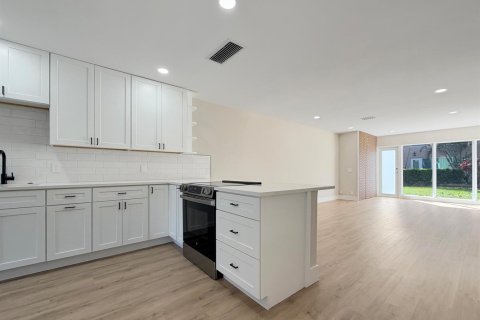 Copropriété à vendre à Delray Beach, Floride: 2 chambres, 98.85 m2 № 2407948 - photo 4