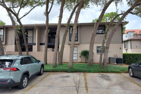 Condo in Tampa, Florida, 2 bedrooms  № 1771191 - photo 1