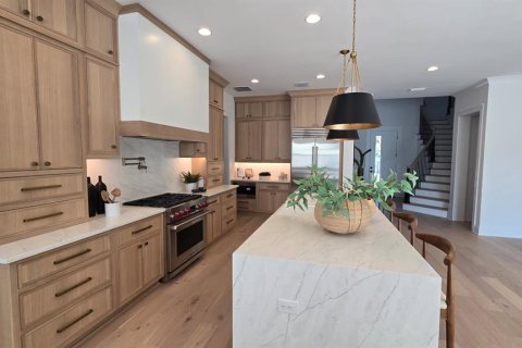 House in Tampa, Florida 5 bedrooms, 351.17 sq.m. № 1395322 - photo 6