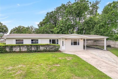 House in Apopka, Florida 3 bedrooms, 123.19 sq.m. № 1785903 - photo 1