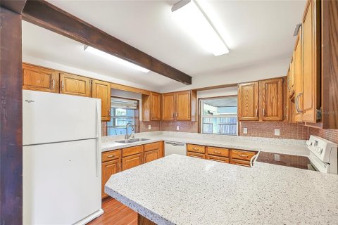 House in Apopka, Florida 3 bedrooms, 123.19 sq.m. № 1785903 - photo 12