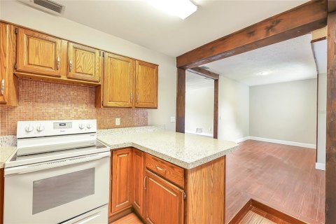 House in Apopka, Florida 3 bedrooms, 123.19 sq.m. № 1785903 - photo 13