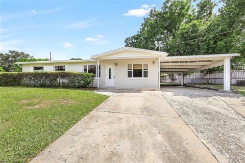House in Apopka, Florida 3 bedrooms, 123.19 sq.m. № 1785903 - photo 2