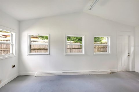 House in Apopka, Florida 3 bedrooms, 123.19 sq.m. № 1785903 - photo 24