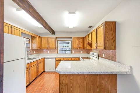 House in Apopka, Florida 3 bedrooms, 123.19 sq.m. № 1785903 - photo 11