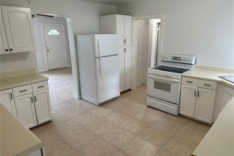 House in Winter Park, Florida 3 bedrooms, 109.25 sq.m. № 1800283 - photo 10