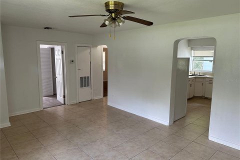 House in Winter Park, Florida 3 bedrooms, 109.25 sq.m. № 1800283 - photo 3