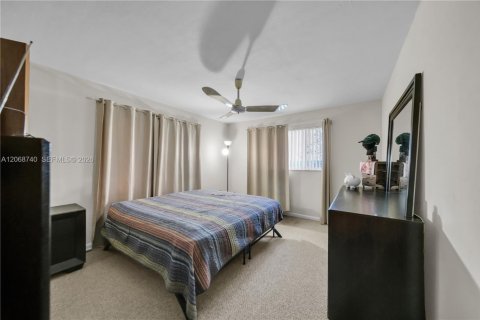 Commercial property in Cape Coral, Florida 243.78 sq.m. № 2317068 - photo 20