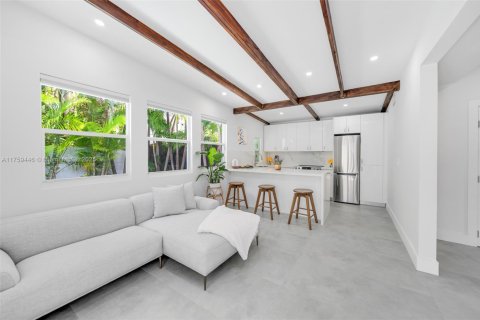 Villa ou maison à louer à Miami, Floride: 5 chambres, 252.04 m2 № 1714141 - photo 6