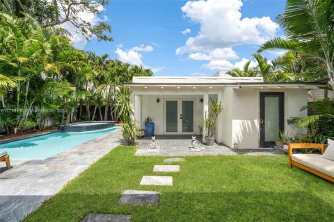 Villa ou maison à louer à Miami, Floride: 5 chambres, 252.04 m2 № 1714141 - photo 5