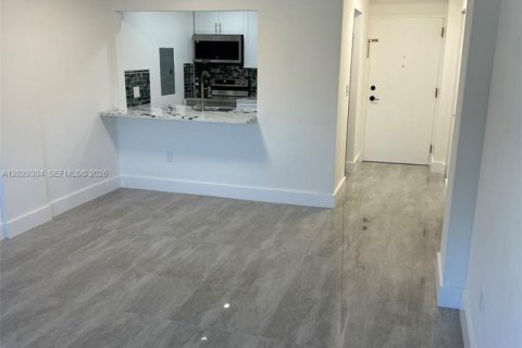 Condominio en alquiler en Miami, Florida, 1 dormitorio, 55.74 m2 № 2085723 - foto 5