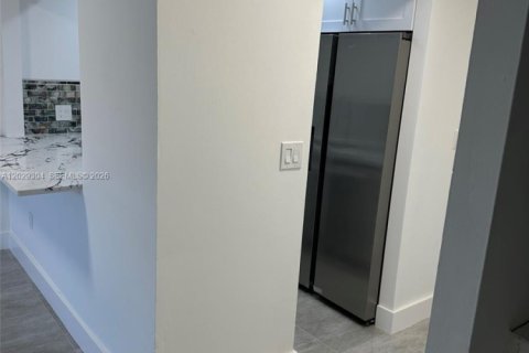 Condominio en alquiler en Miami, Florida, 1 dormitorio, 55.74 m2 № 2085723 - foto 10