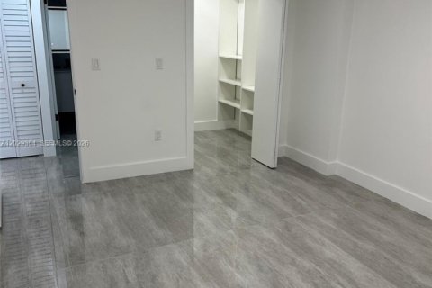 Condominio en alquiler en Miami, Florida, 1 dormitorio, 55.74 m2 № 2085723 - foto 8