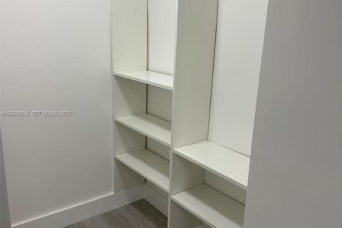 Condominio en alquiler en Miami, Florida, 1 dormitorio, 55.74 m2 № 2085723 - foto 20
