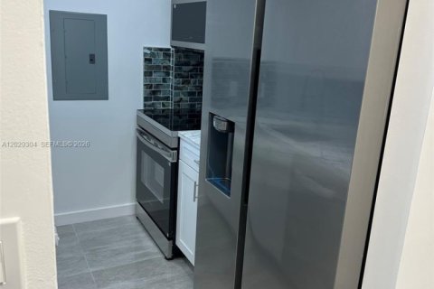 Condominio en alquiler en Miami, Florida, 1 dormitorio, 55.74 m2 № 2085723 - foto 4