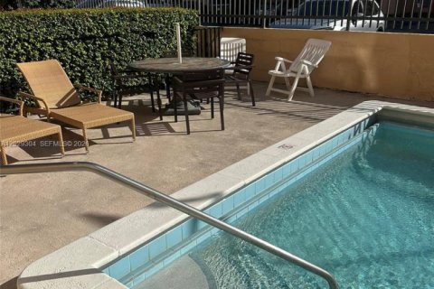 Condominio en alquiler en Miami, Florida, 1 dormitorio, 55.74 m2 № 2085723 - foto 23