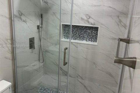 Condominio en alquiler en Miami, Florida, 1 dormitorio, 55.74 m2 № 2085723 - foto 12