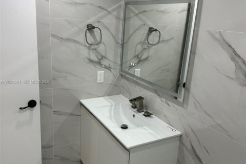 Condominio en alquiler en Miami, Florida, 1 dormitorio, 55.74 m2 № 2085723 - foto 13