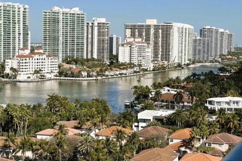 Condo in Sunny Isles Beach, Florida, 1 bedroom № 2082016 - photo 22