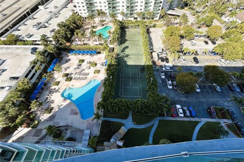 Condo in Sunny Isles Beach, Florida, 1 bedroom № 2082016 - photo 25