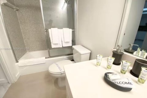 Condo in Sunny Isles Beach, Florida, 1 bedroom № 2082016 - photo 18