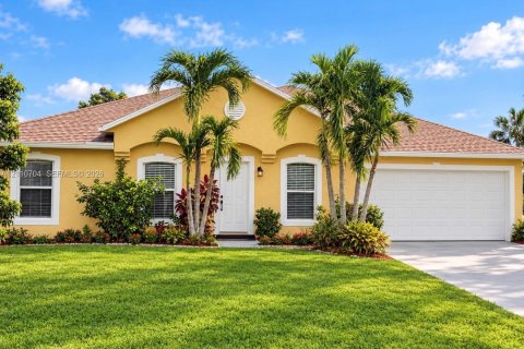 House in Port St. Lucie, Florida 4 bedrooms, 164.44 sq.m. № 2428509
